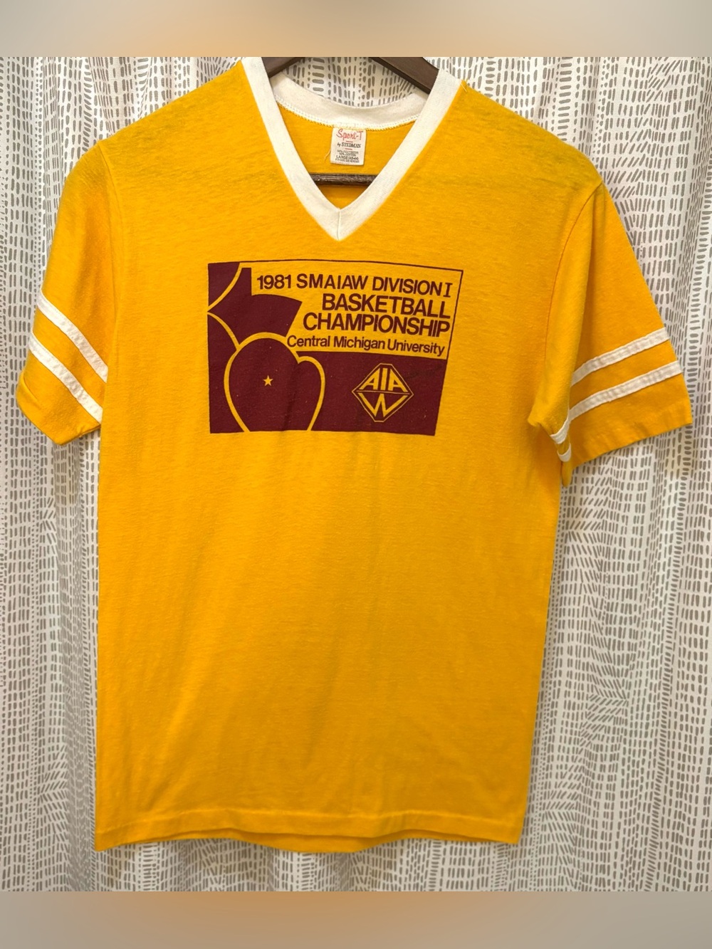 Vintage sports t shirt